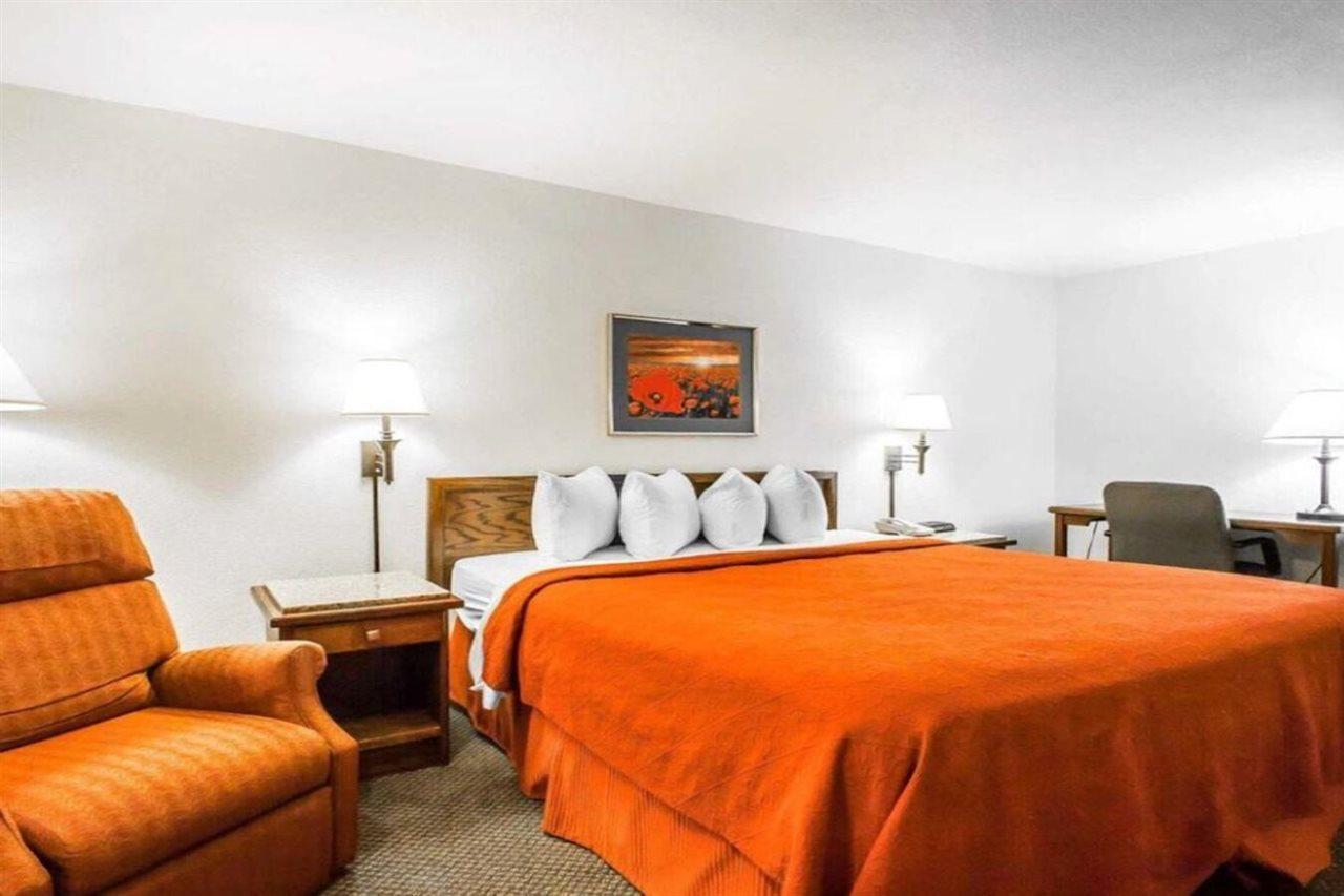 Econo Lodge Central Midland Luaran gambar