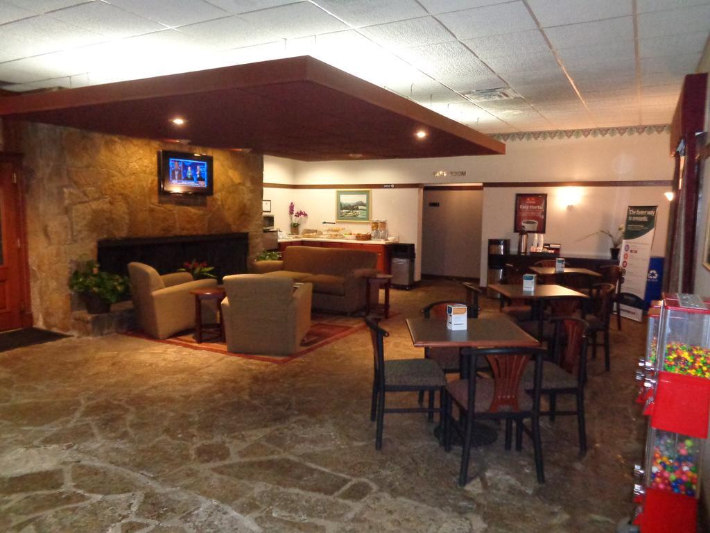 Econo Lodge Central Midland Luaran gambar