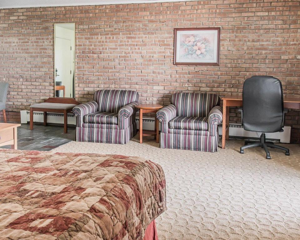 Econo Lodge Central Midland Luaran gambar
