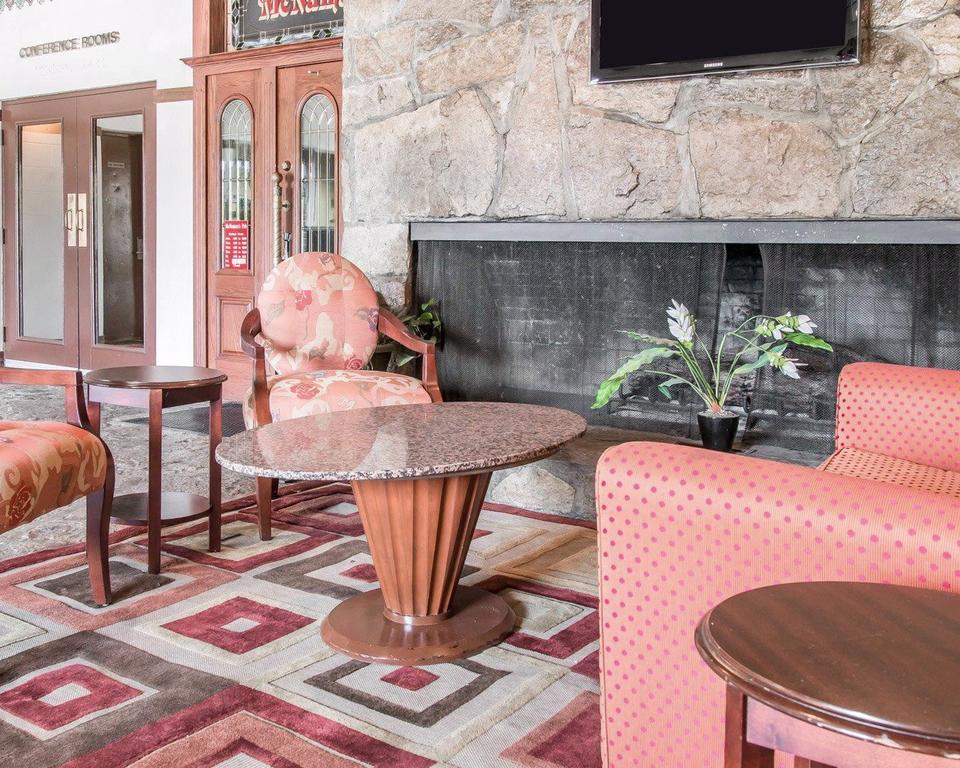 Econo Lodge Central Midland Luaran gambar