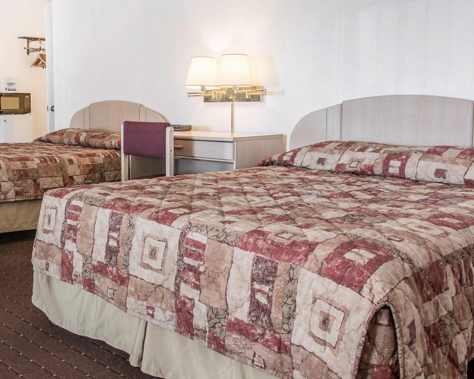 Econo Lodge Central Midland Luaran gambar