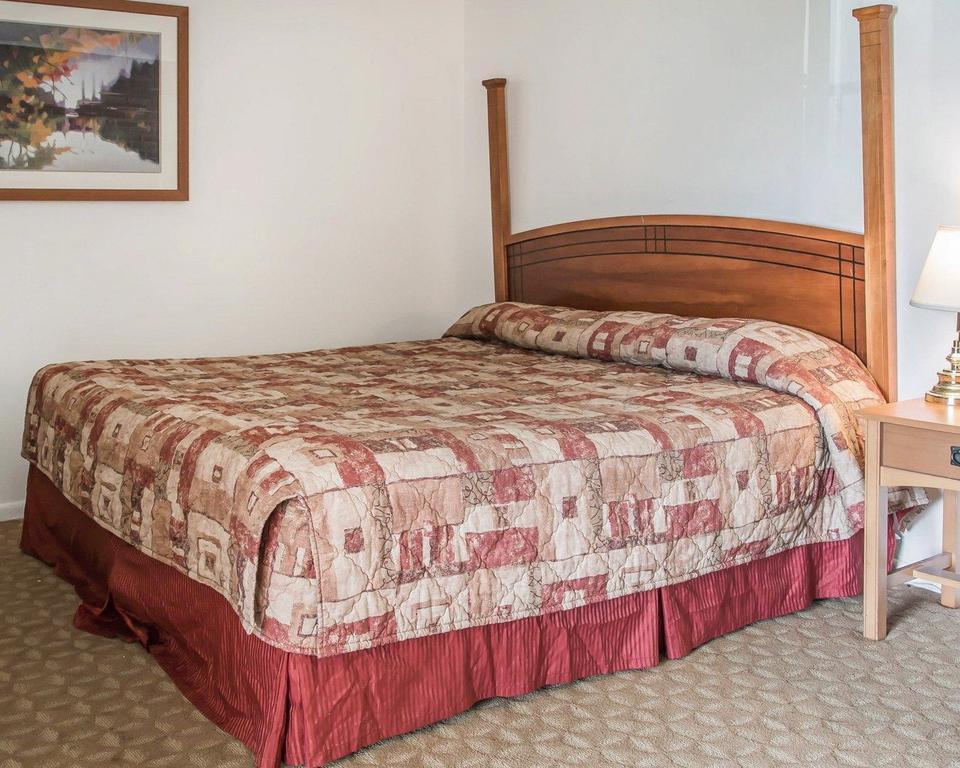 Econo Lodge Central Midland Luaran gambar